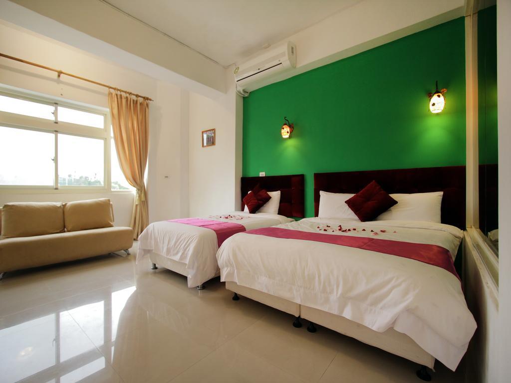 Rainbowtown Hotel Hualien City Room photo